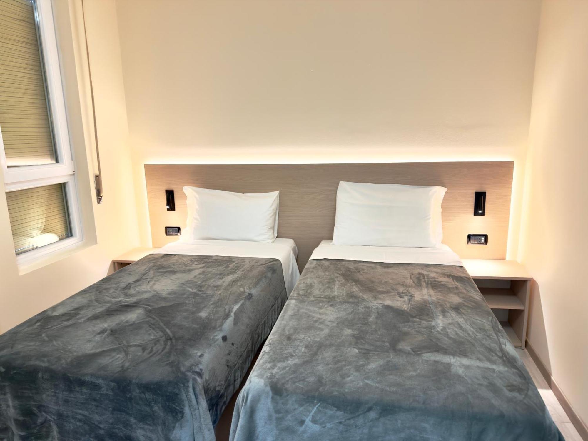 Hotel Molise 2, Milan